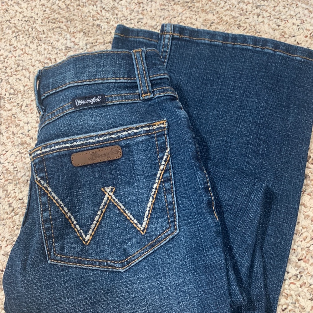 Girls Wrangler boot cut jeans.  Size 12Y Slim